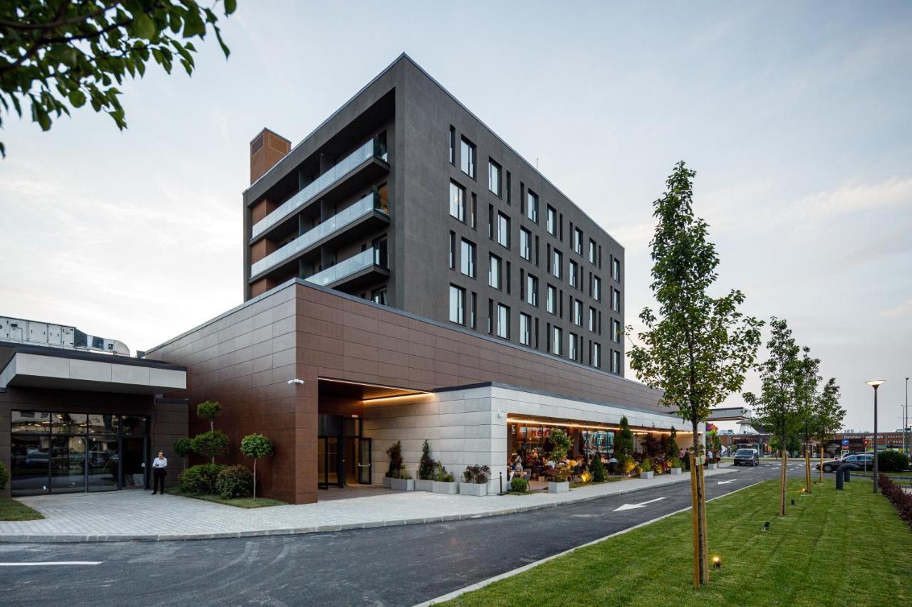 Qosmo Brasov Hotel المظهر الخارجي الصورة
