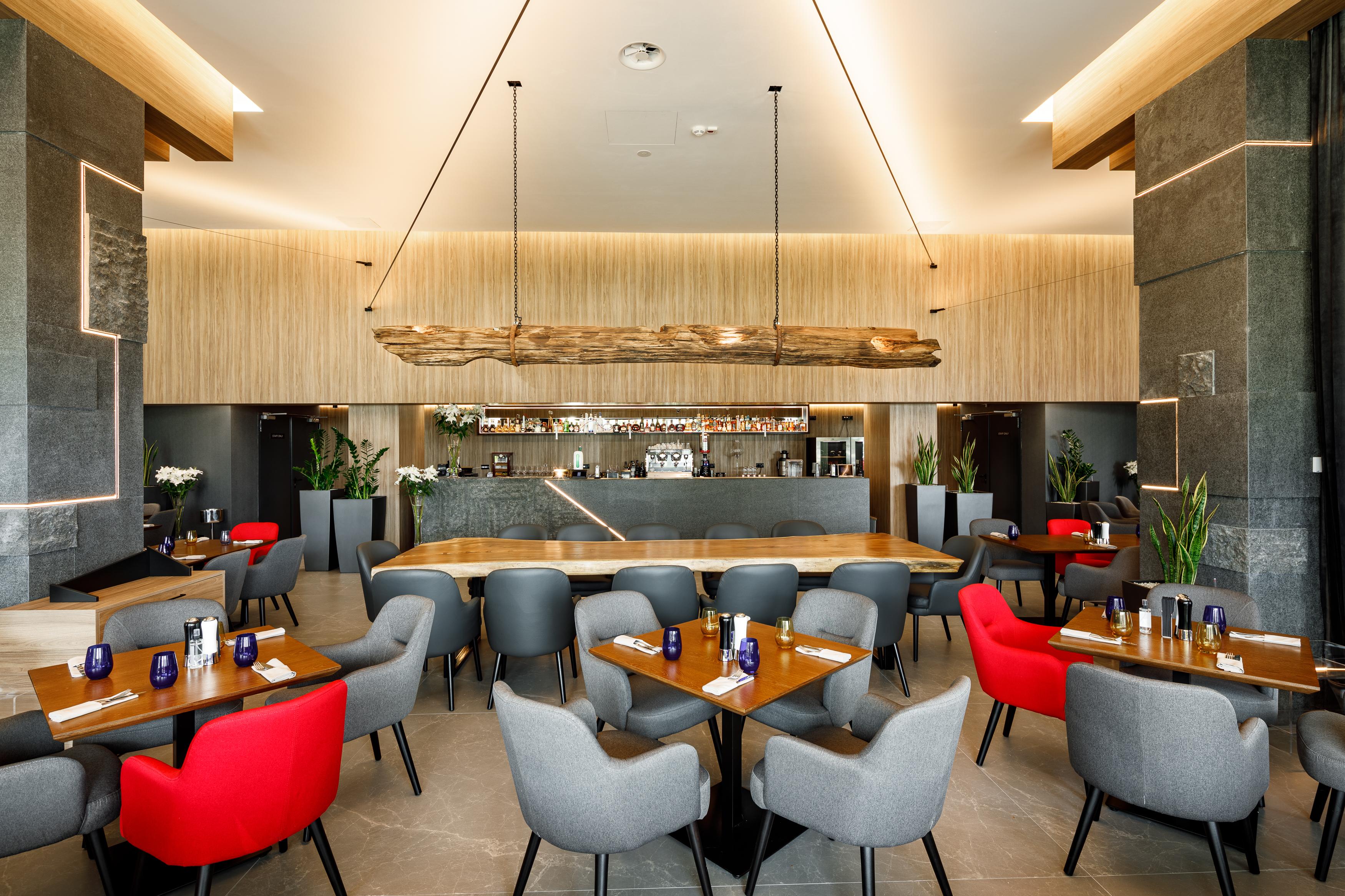 Qosmo Brasov Hotel المظهر الخارجي الصورة