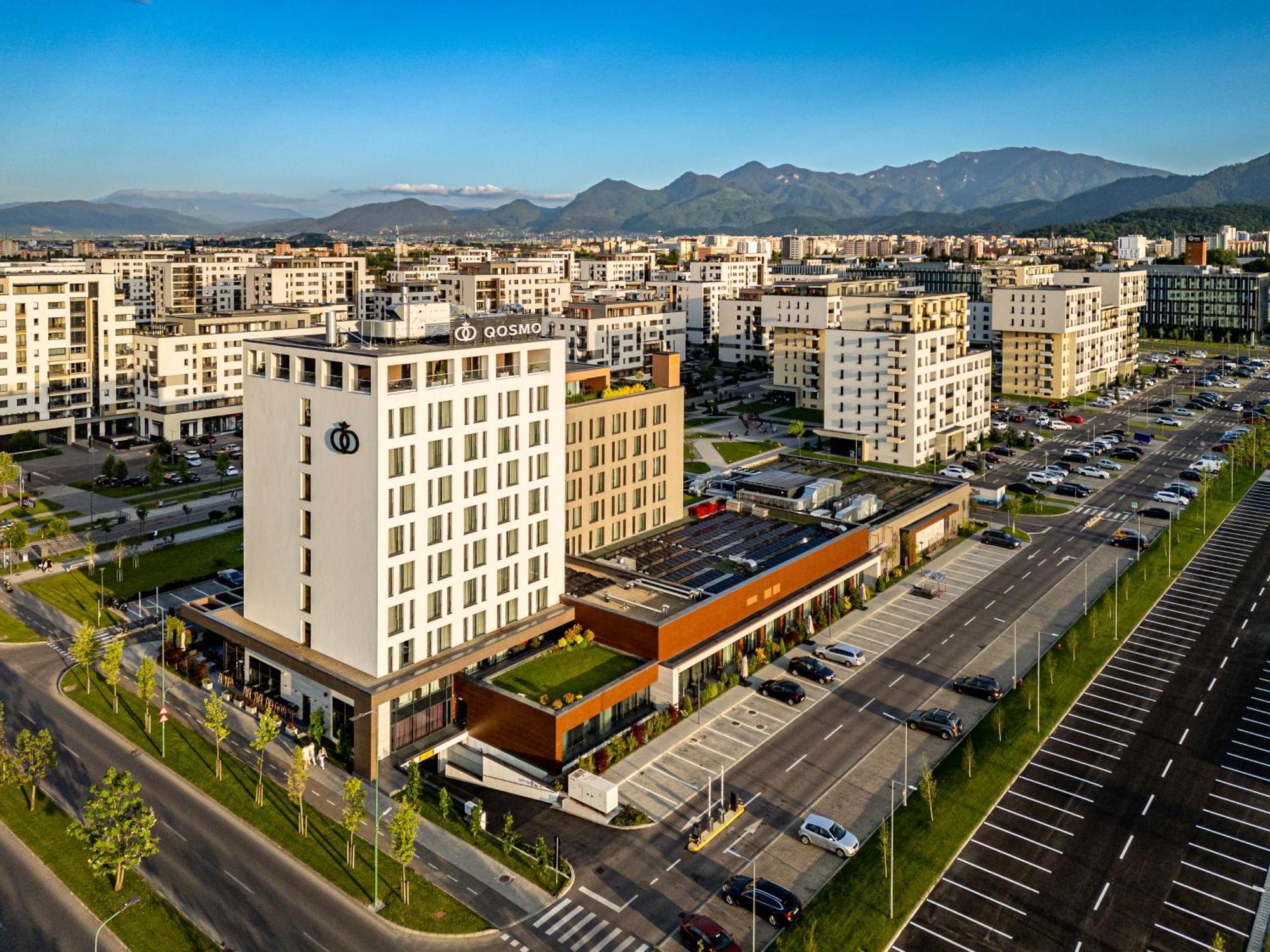 Qosmo Brasov Hotel المظهر الخارجي الصورة